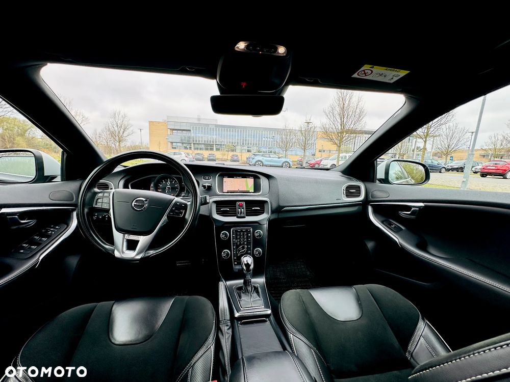 Volvo V40 T3 Drive-E R-Design Momentum - 15