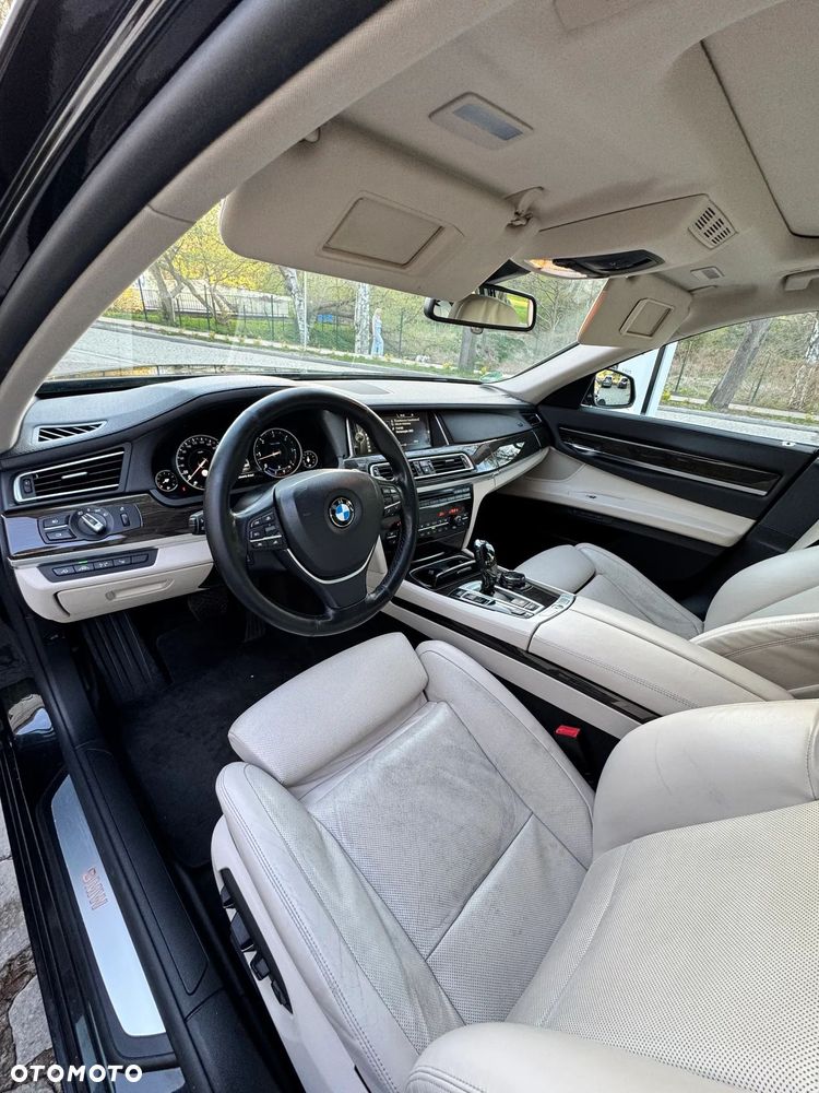 BMW Seria 7 730Ld BluePerformance Edition Exclusive - 13