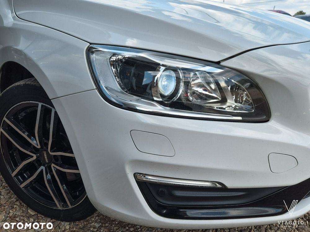 Volvo V60 D3 Momentum - 28