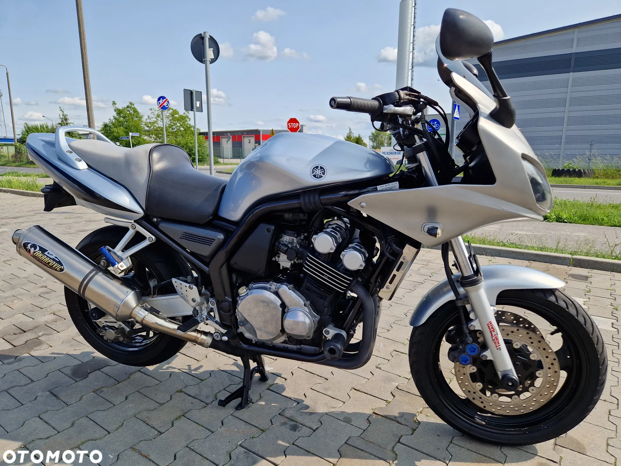 Yamaha FZS - 19