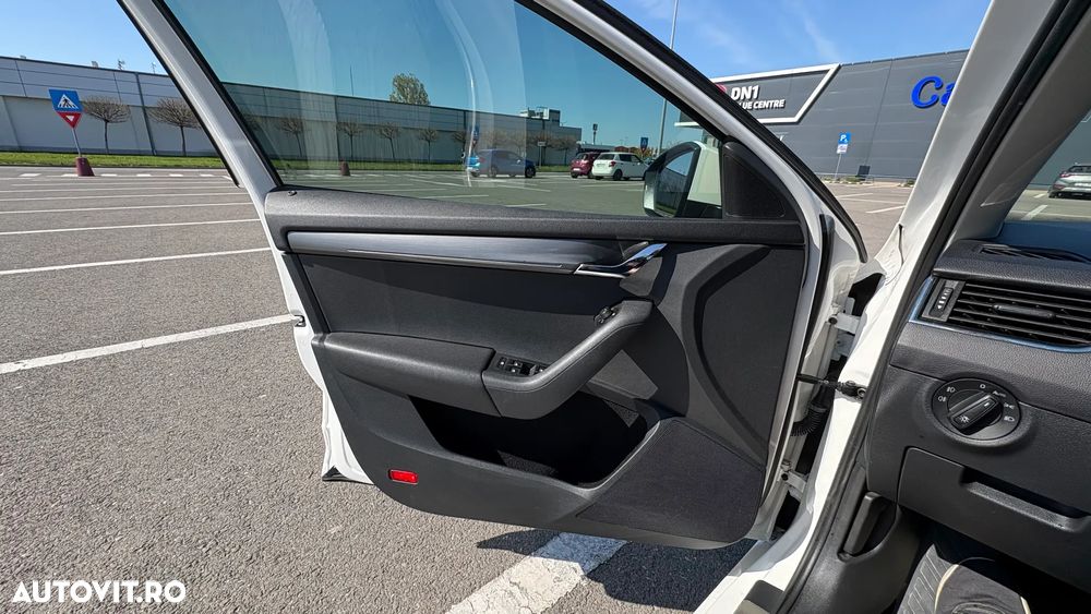 Skoda Octavia 2.0 TDI 4X4 DSG Style - 11