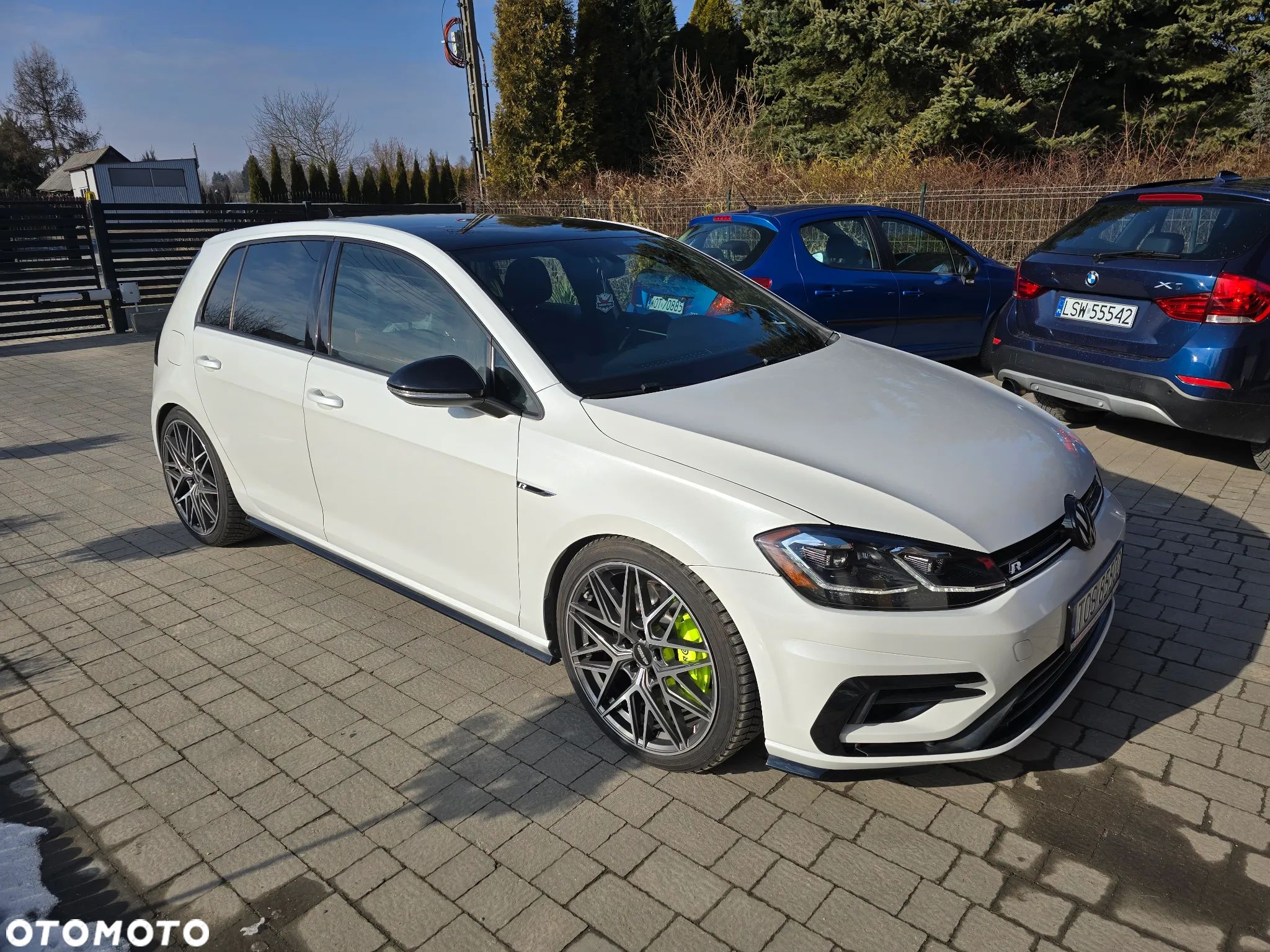 Volkswagen Golf - 1