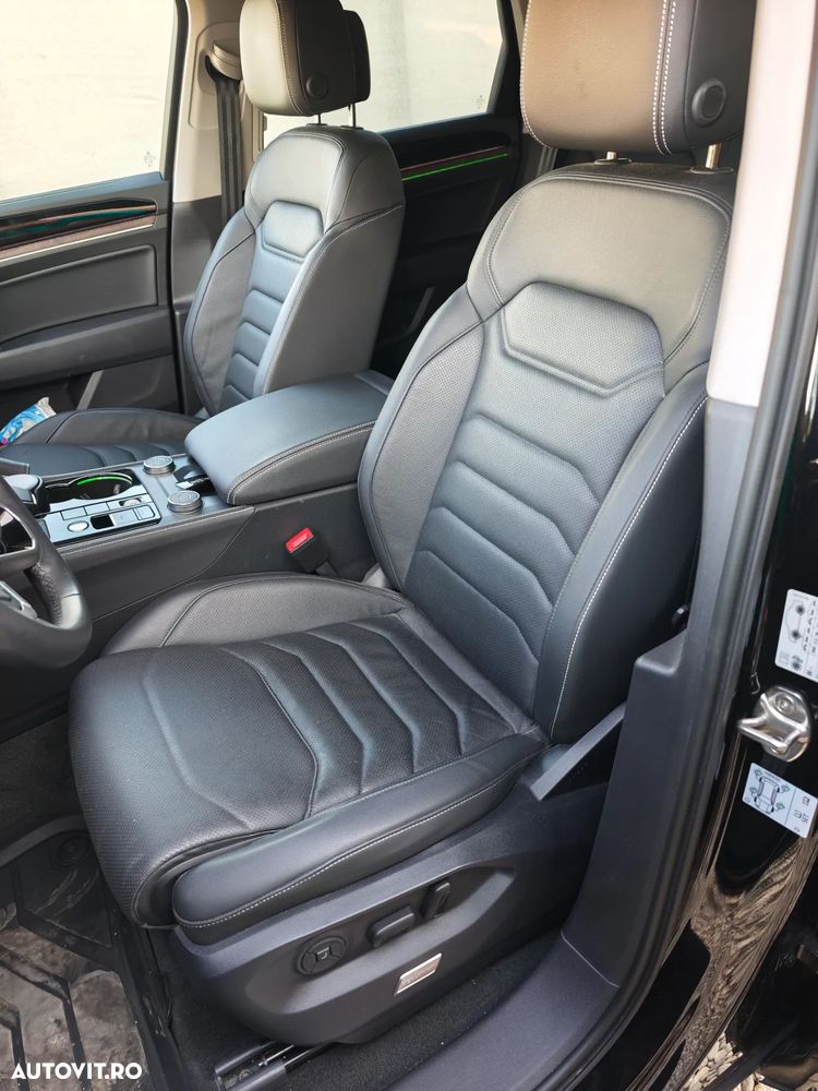 Volkswagen Touareg V6 TDI 4MOTION Elegance - 23