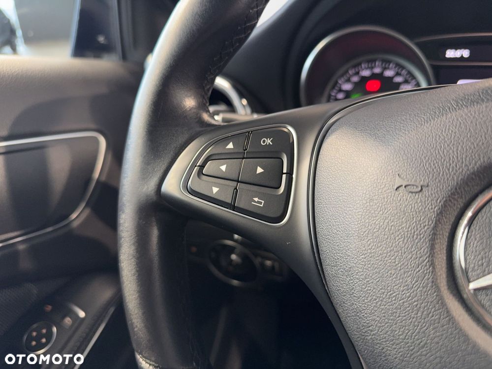 Mercedes-Benz GLA - 18