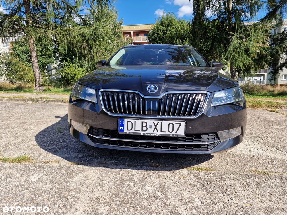 Skoda Superb 2.0 TDI DSG Ambition - 23
