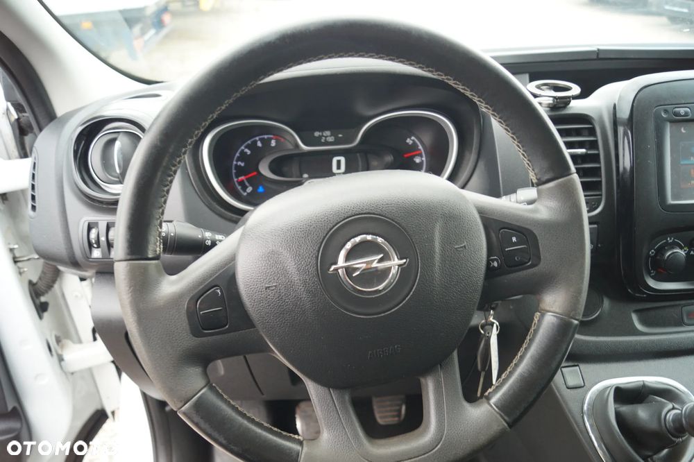 Opel Vivaro - 25
