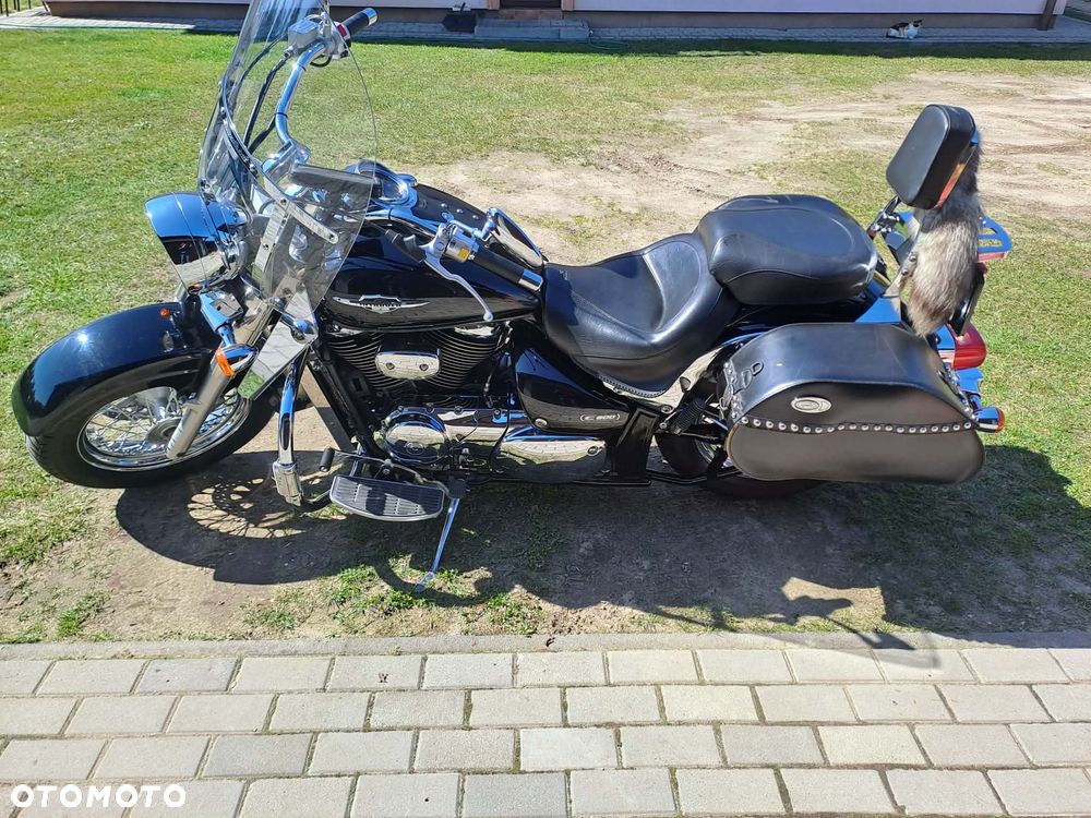 Suzuki Intruder - 4