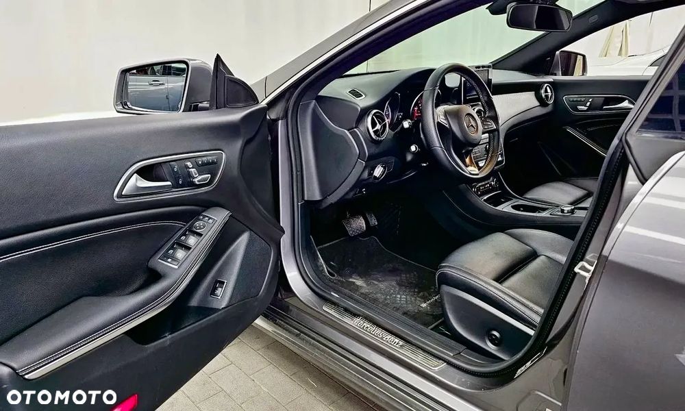 Mercedes-Benz CLA 250 4Matic 7G-DCT - 9
