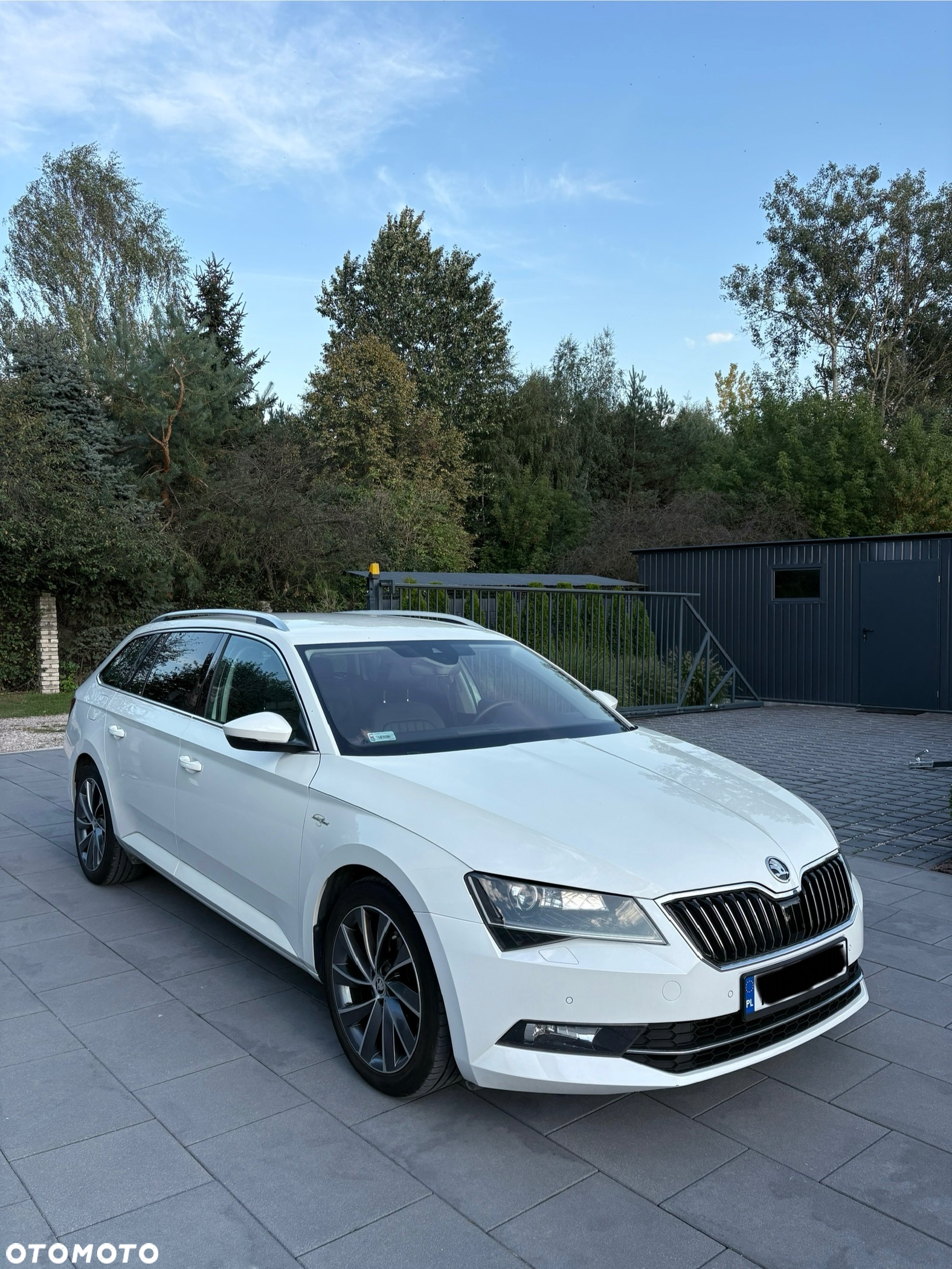 Skoda Superb 2.0 TDI L&K DSG - 19