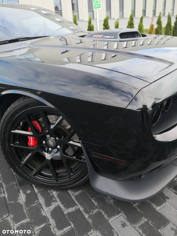 Dodge Challenger - 7
