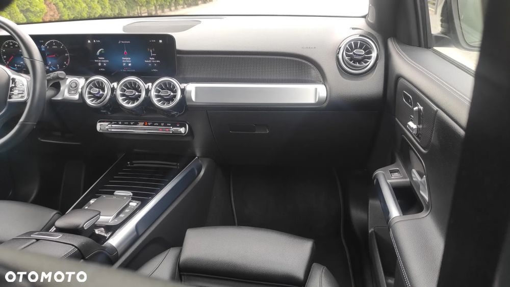 Mercedes-Benz GLB 200 d Progressive 8G-DCT - 17