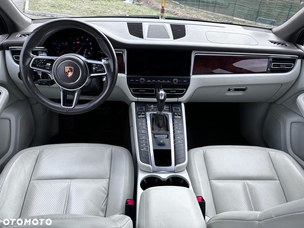 Porsche Macan - 12