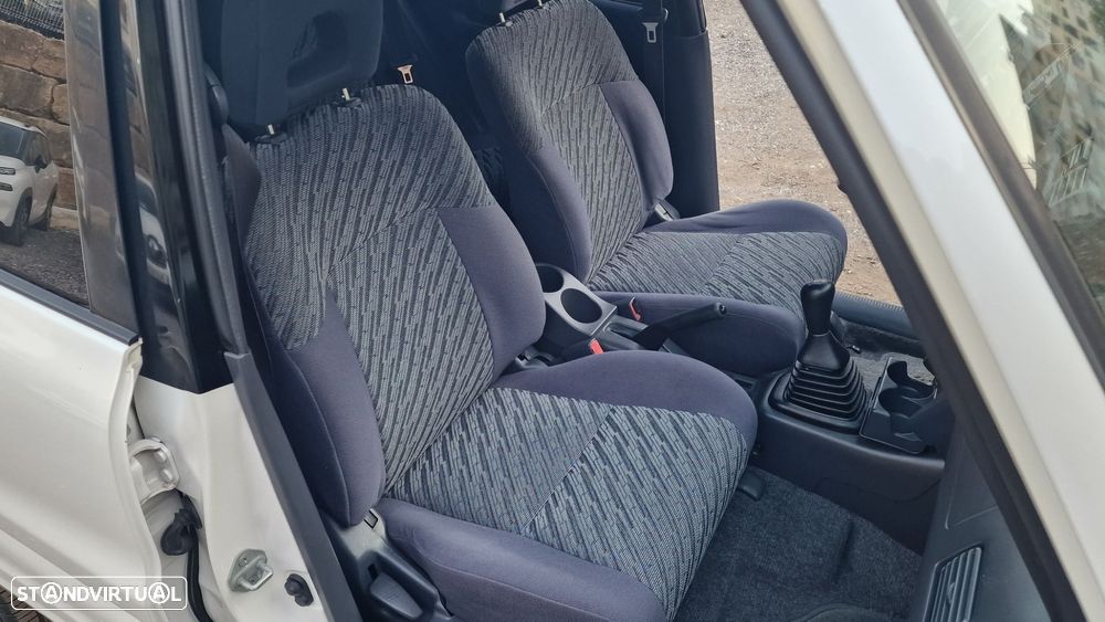 Toyota RAV4 - 24