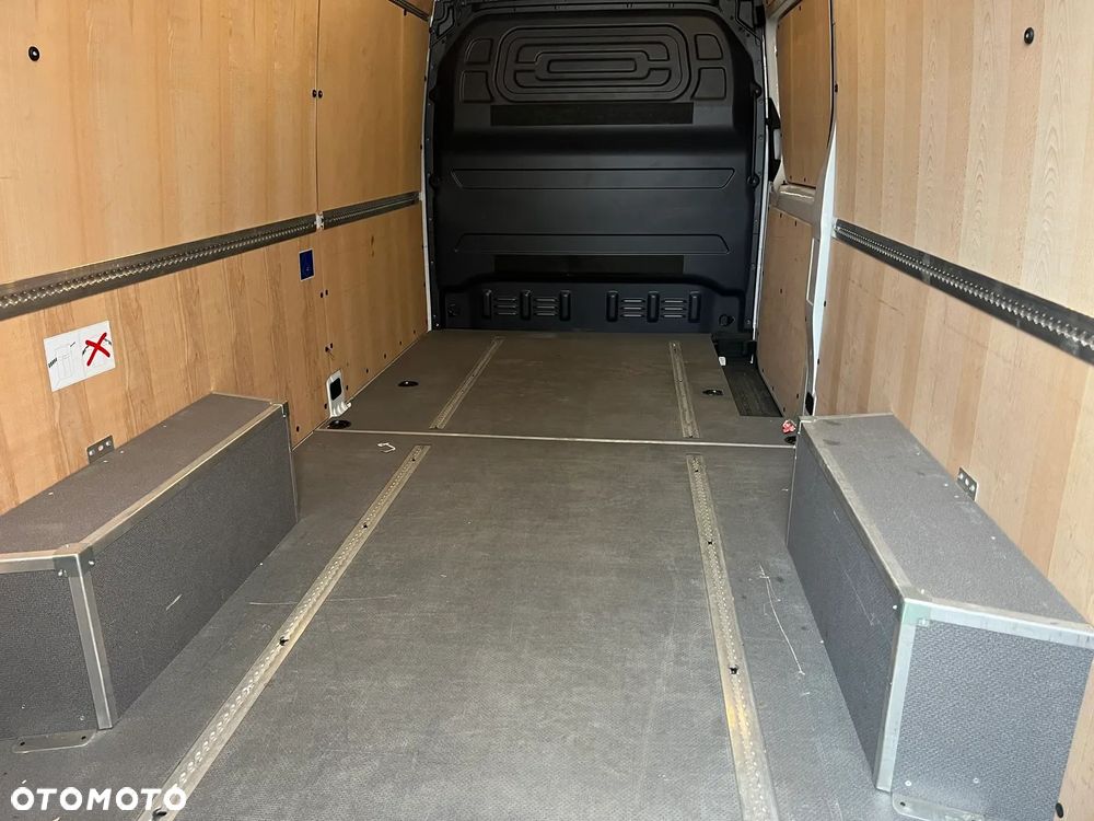 Mercedes-Benz Sprinter - 16