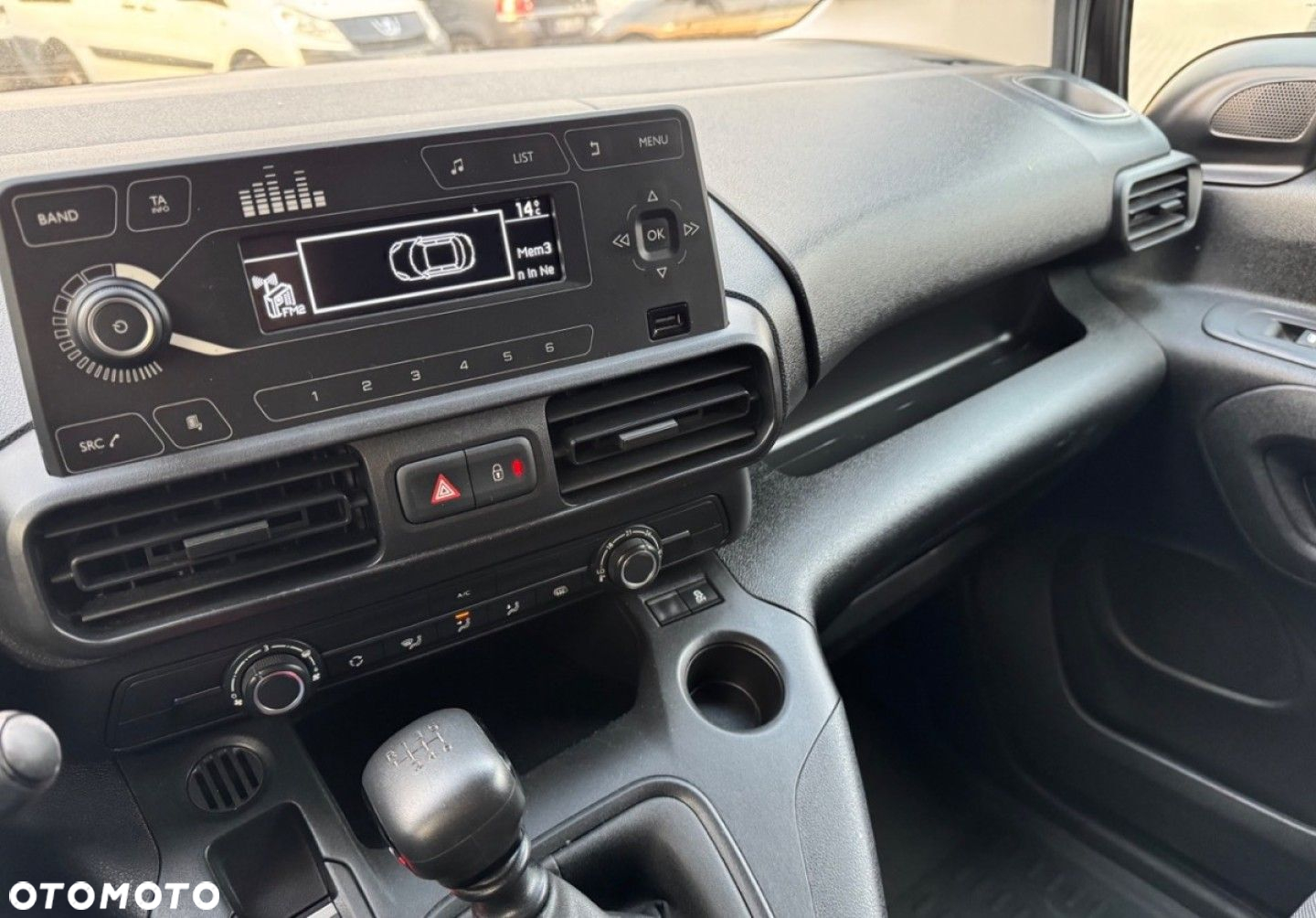 Citroën Berlingo benzyna - 16