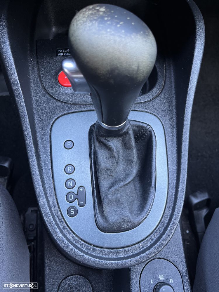 SEAT Leon 2.0 TDI DPF DSG FR - 28