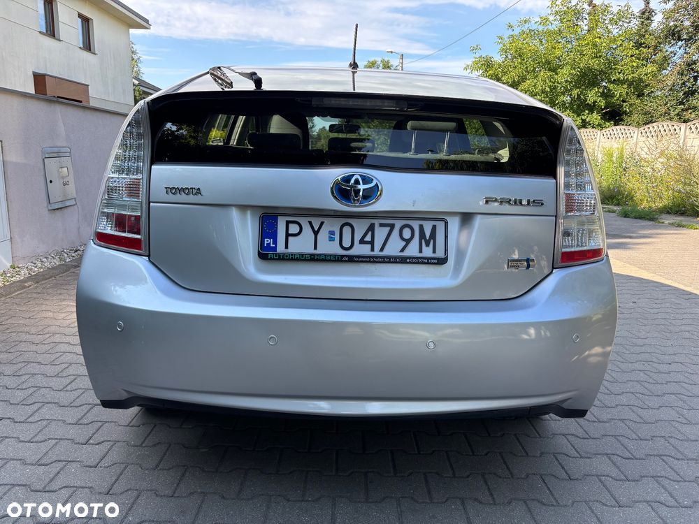 Toyota Prius 1.8 HSD Prestige - 8