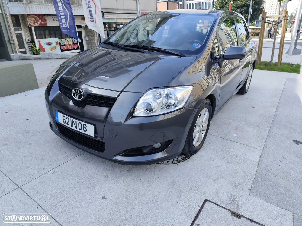 Toyota Auris 1.4 D-4D - 2