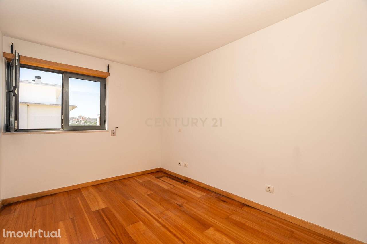 Excelente Apartamento T2 em Braço de Prata - Grande imagem: 2/18