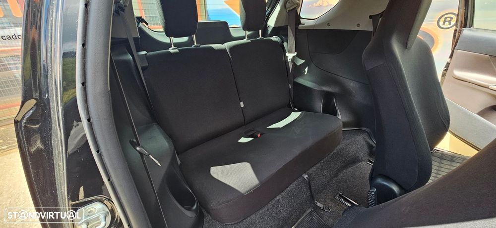 Toyota iQ 1.4 D-4D + - 11