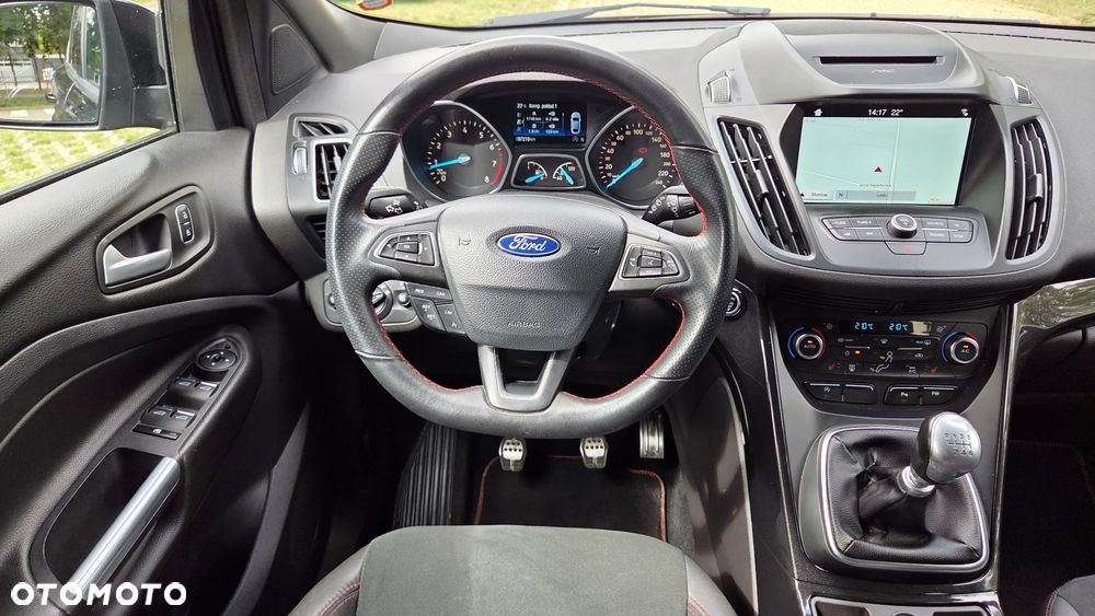 Ford Kuga 1.5 EcoBoost 2x4 ST-Line - 16
