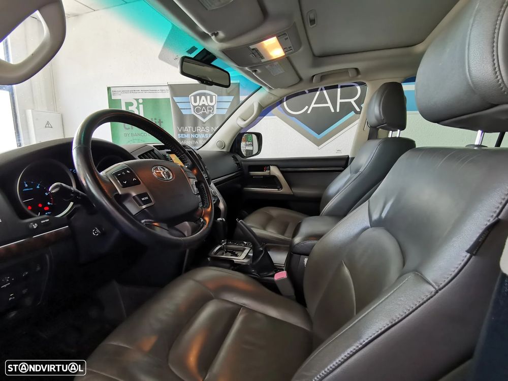 Toyota Land Cruiser 4.5 D-4D V8 - 5