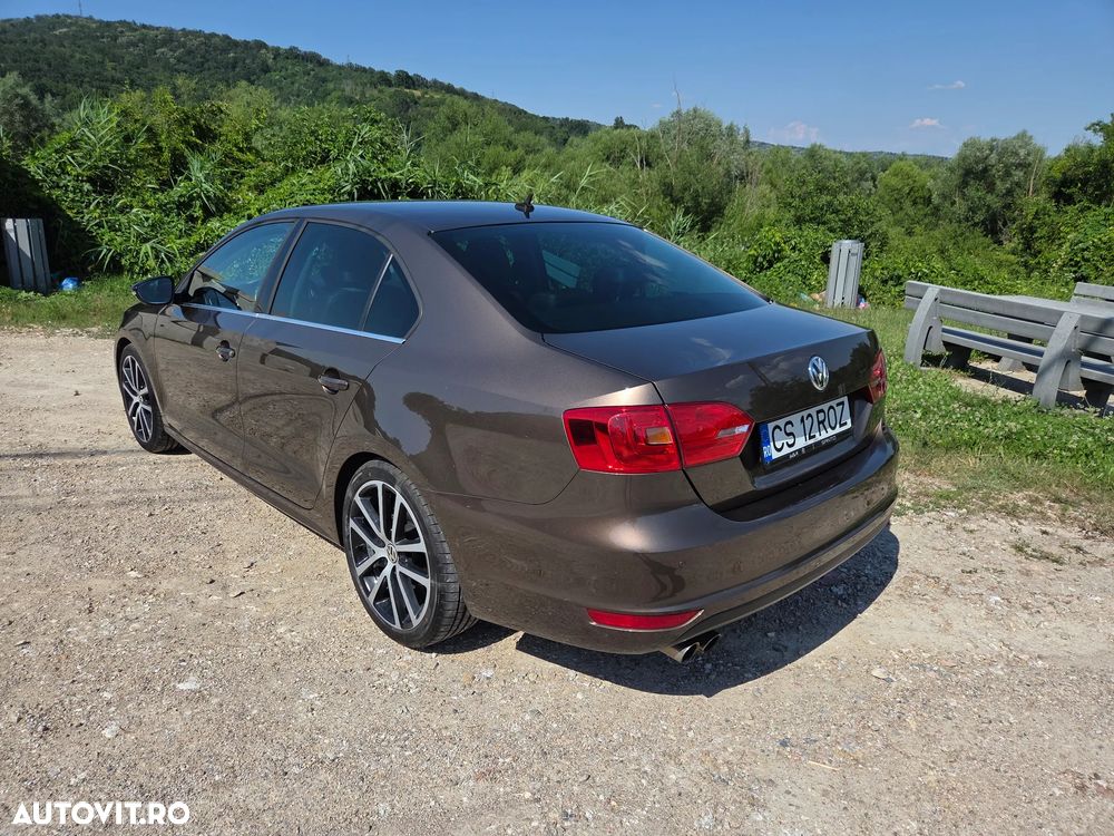 Volkswagen Jetta - 3