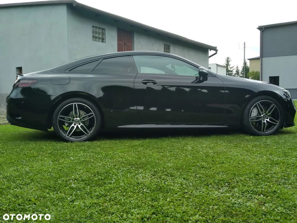Mercedes-Benz Klasa E 300 Coupe 9G-TRONIC - 24