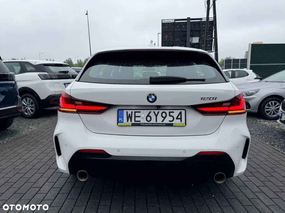 BMW Seria 1 120i M Sport - 11