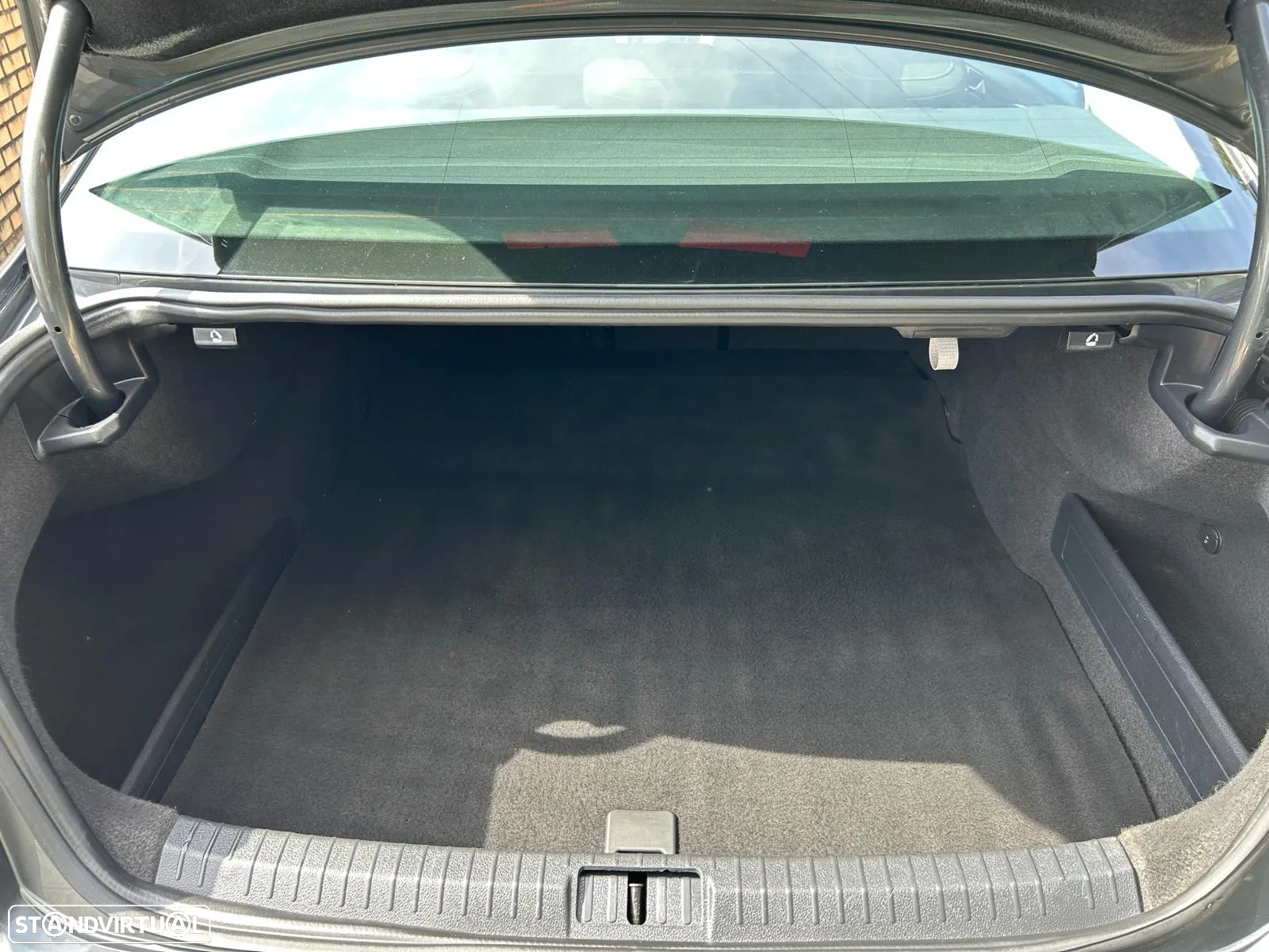 VW Passat 1.6 TDI Confortline DSG - 26