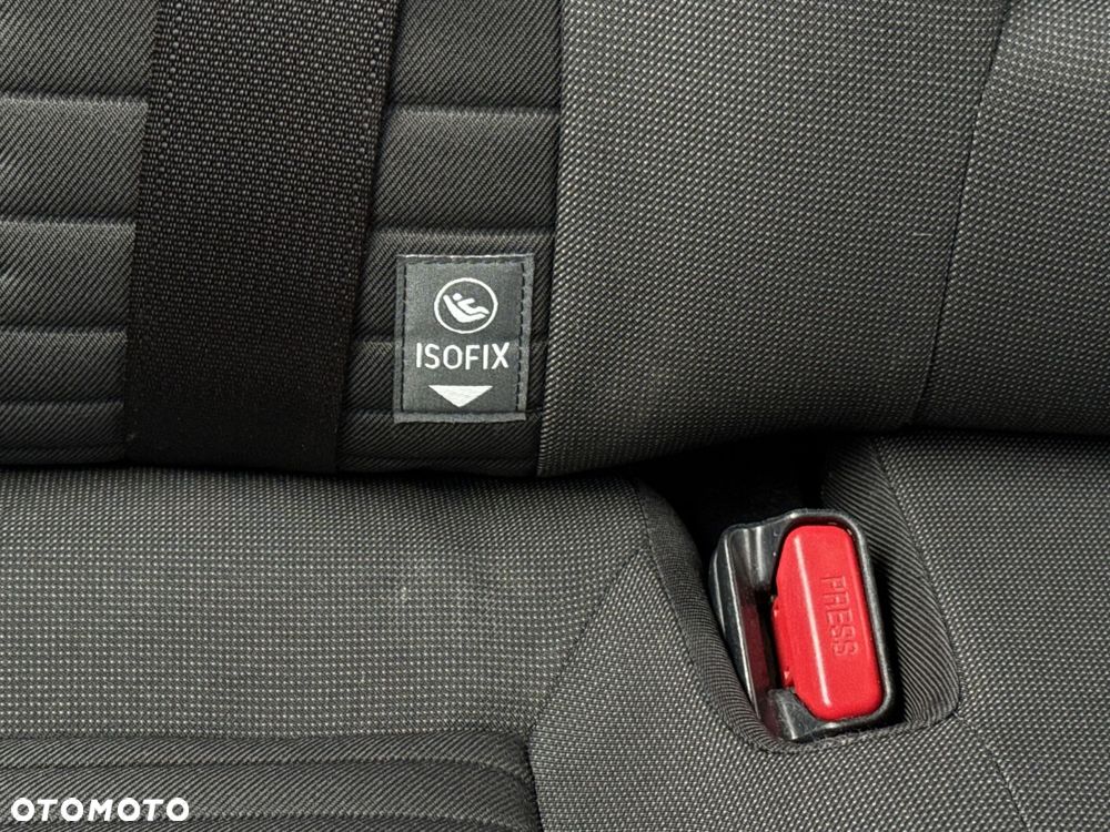Toyota Auris Hybrid 135 Premium - 26