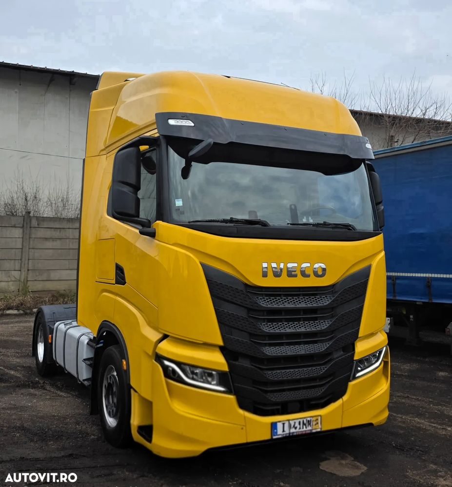 Iveco Stralis Hi-Way - 2