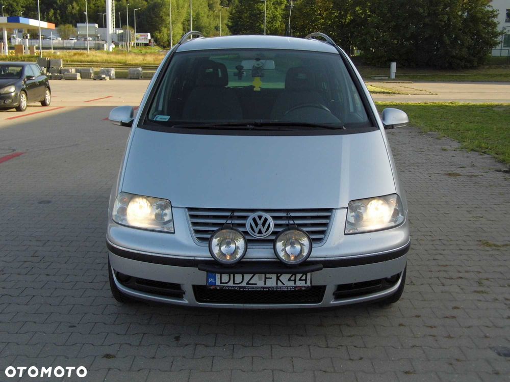 Volkswagen Sharan 2004 photo 2