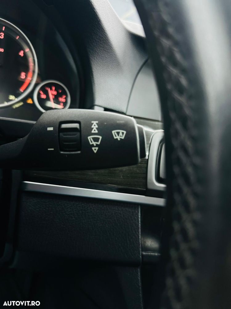 BMW Seria 5 520d Aut. Modern Line - 31