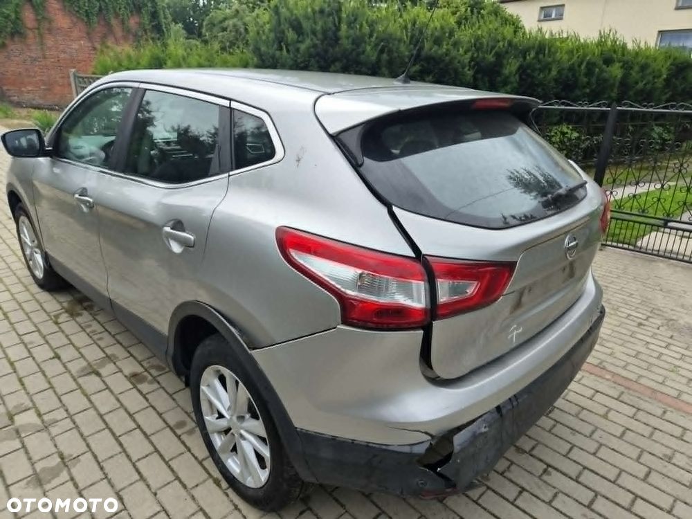 Nissan Qashqai 1.5 dCi N-Connecta EU6 - 9