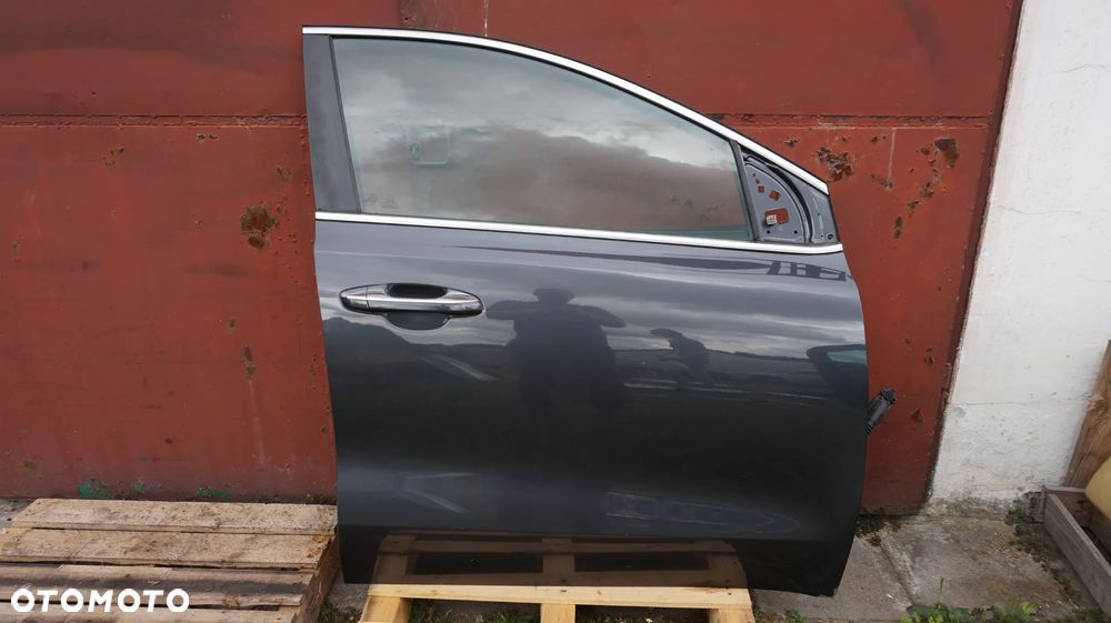 Kia Sportage IV drzwi prawy przod kolor BE