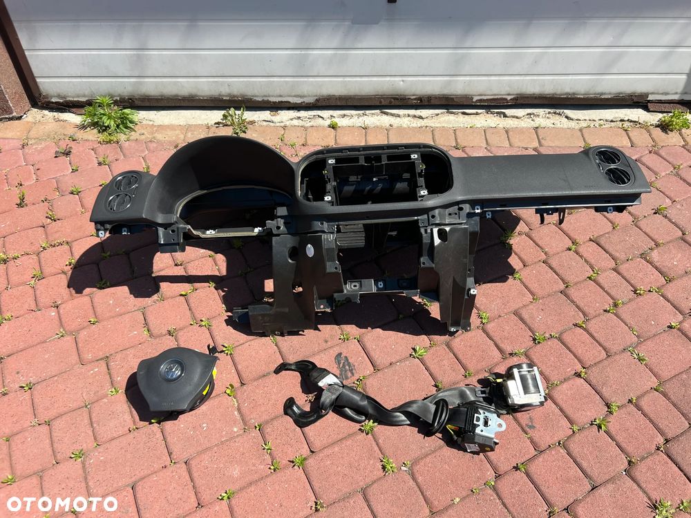 DESKA KONSOLA KOKPIT PODUSZKA PASY VW GOLF 6 VI PLUS - 6