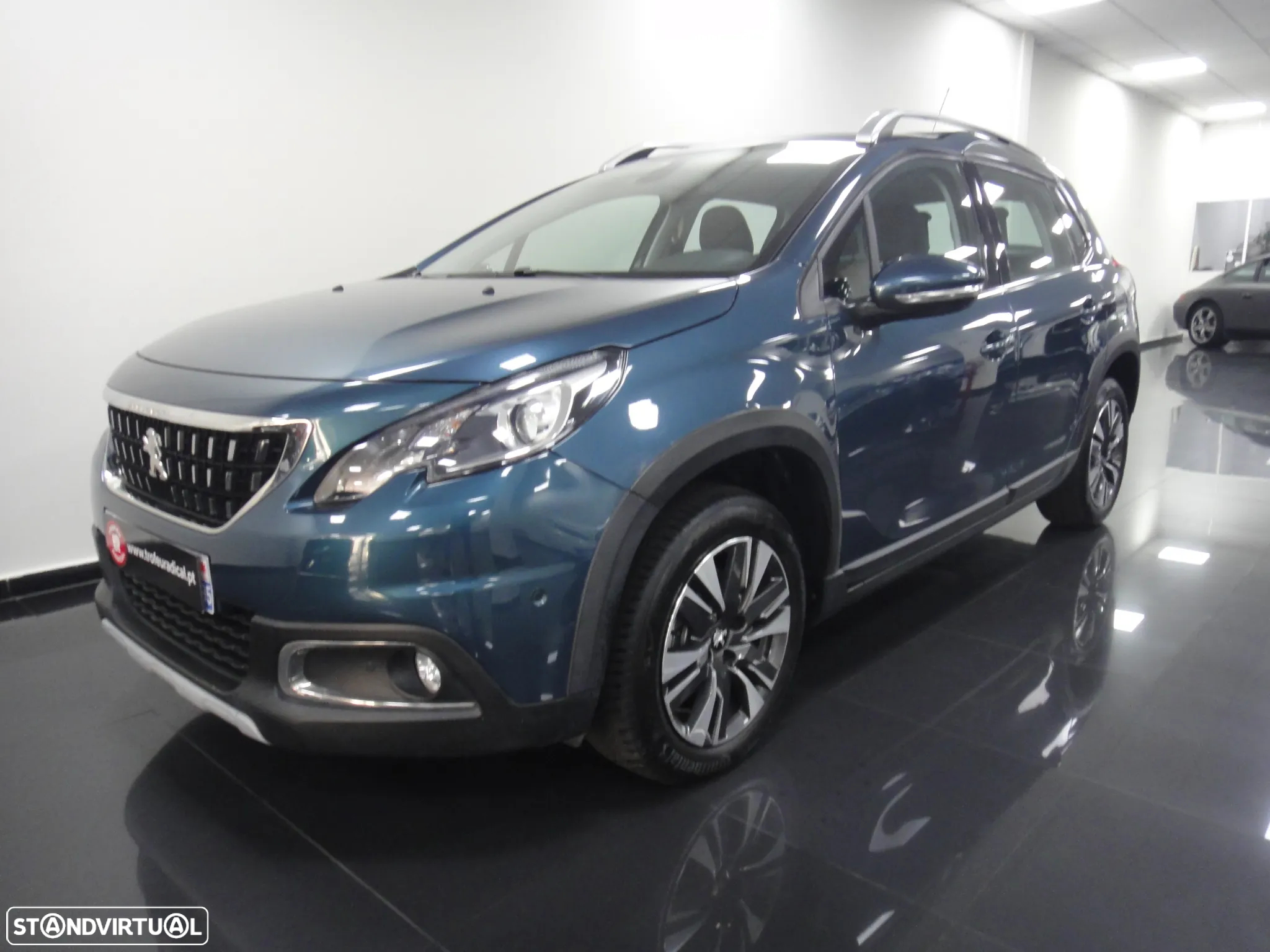Peugeot 2008 1.2 PureTech Allure EAT6 - 2