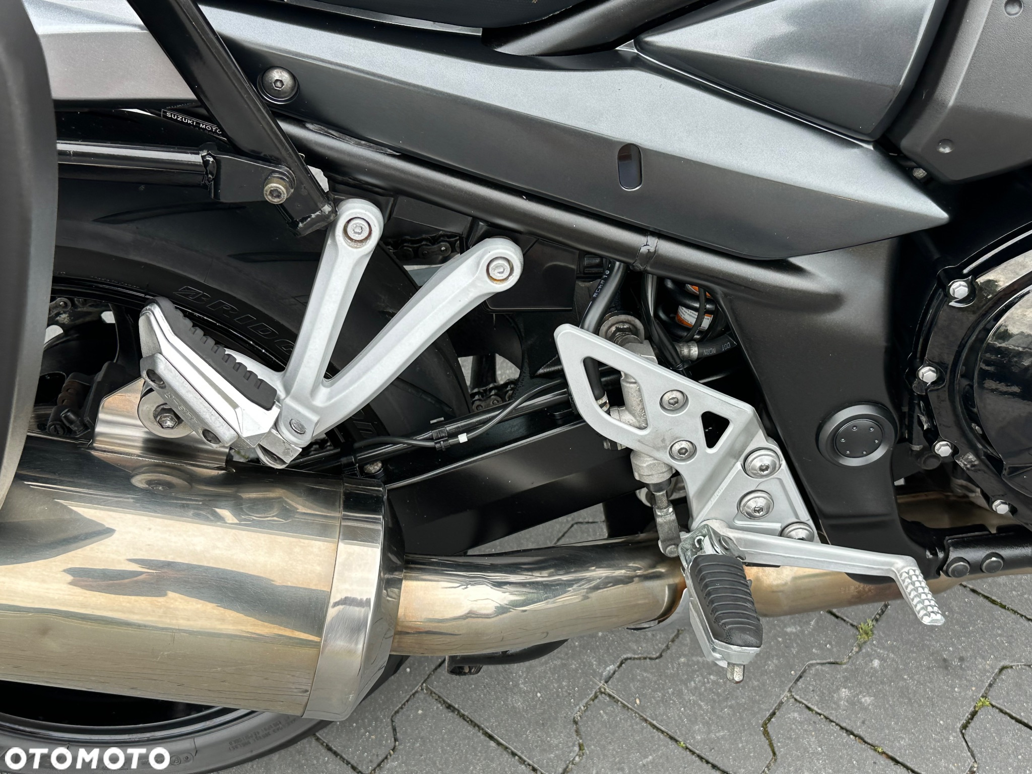Suzuki GSX - 12