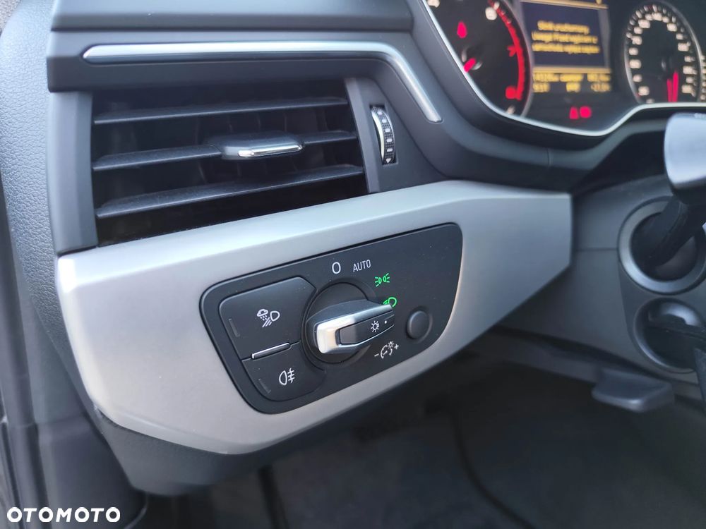 Audi A4 Avant 45 TFSI quattro S tronic - 25