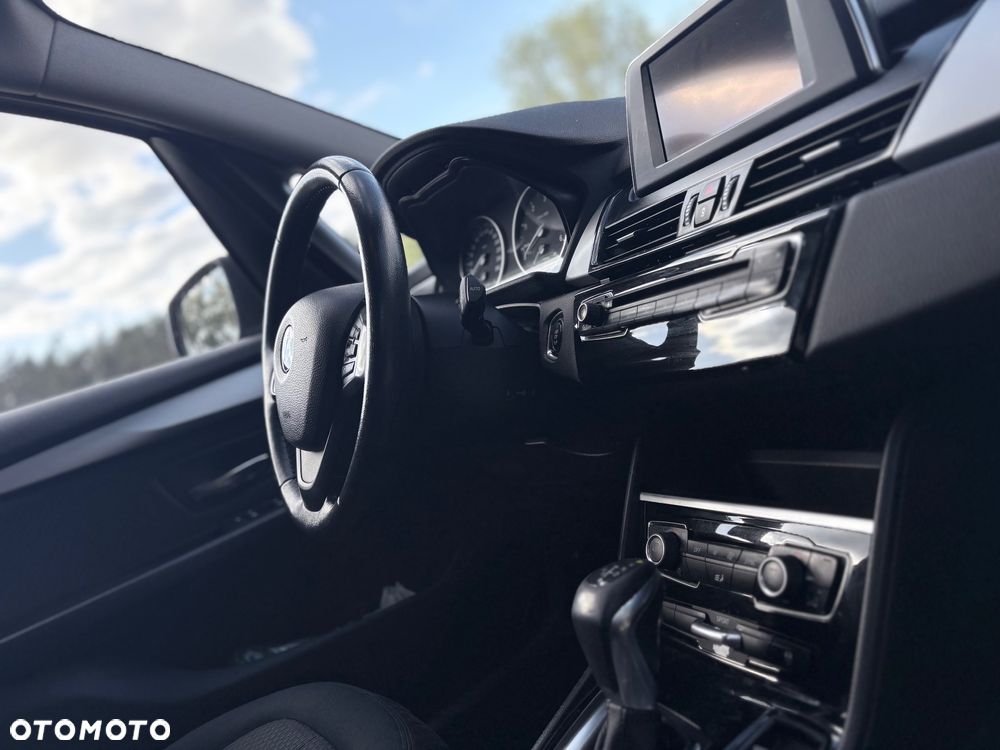 BMW Seria 2 218d Sport-Aut - 9