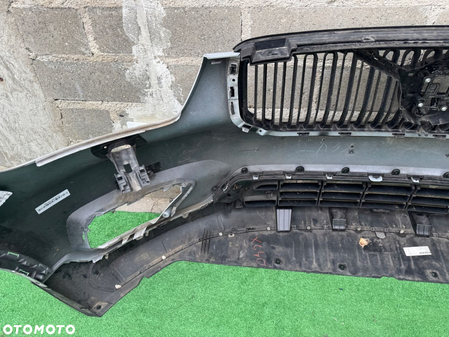 VOLVO XC40 II 18- INSCRIPTION ZDERZAK PRZÓD ORG EU - 11