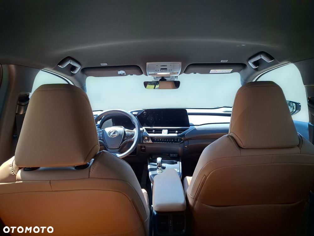 Lexus UX - 25