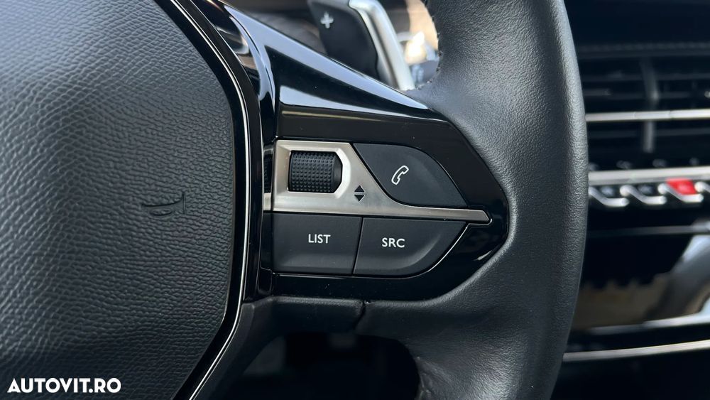Peugeot 2008 PureTech 130 EAT8 Allure - 17