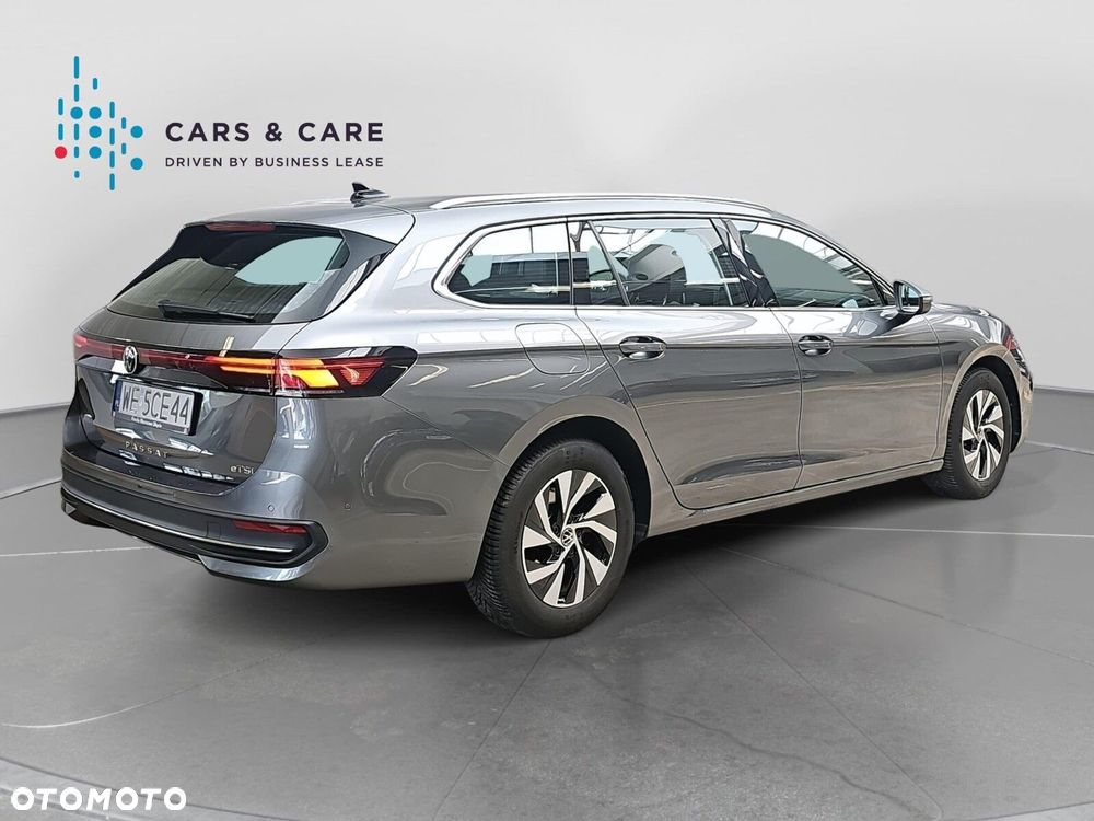 Volkswagen Passat - 24