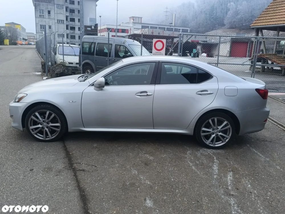 Lexus IS 220d - 6