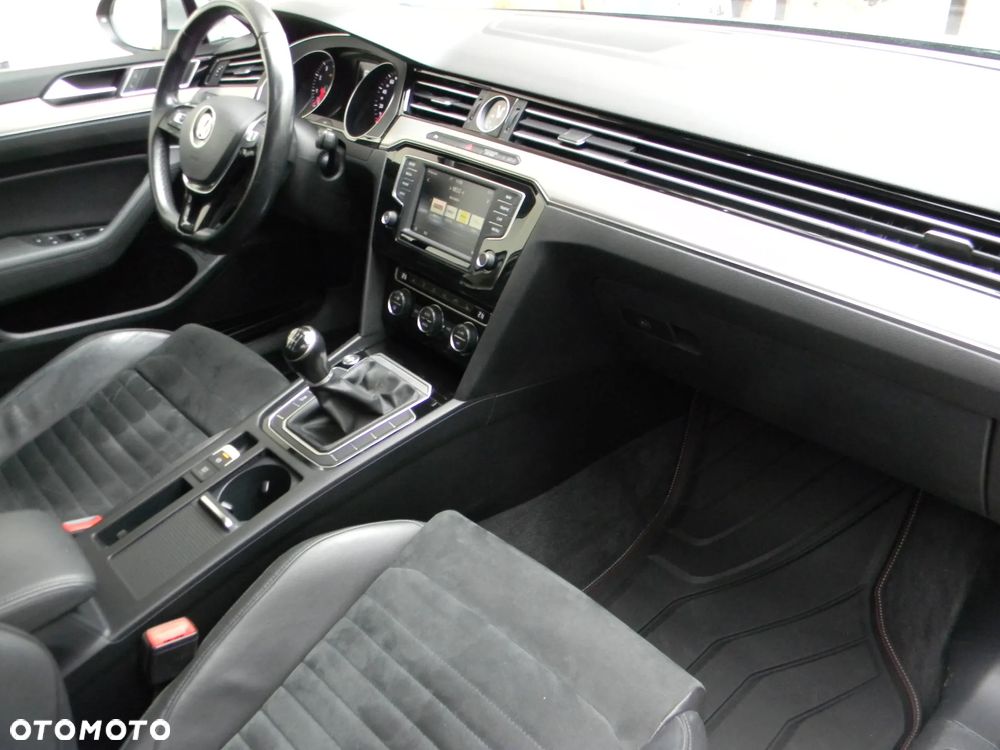 Volkswagen Passat 1.8 TSI BMT Comfortline - 16