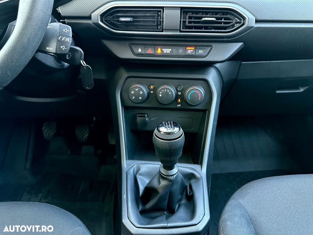 Dacia Logan TCe 90 Essential - 20
