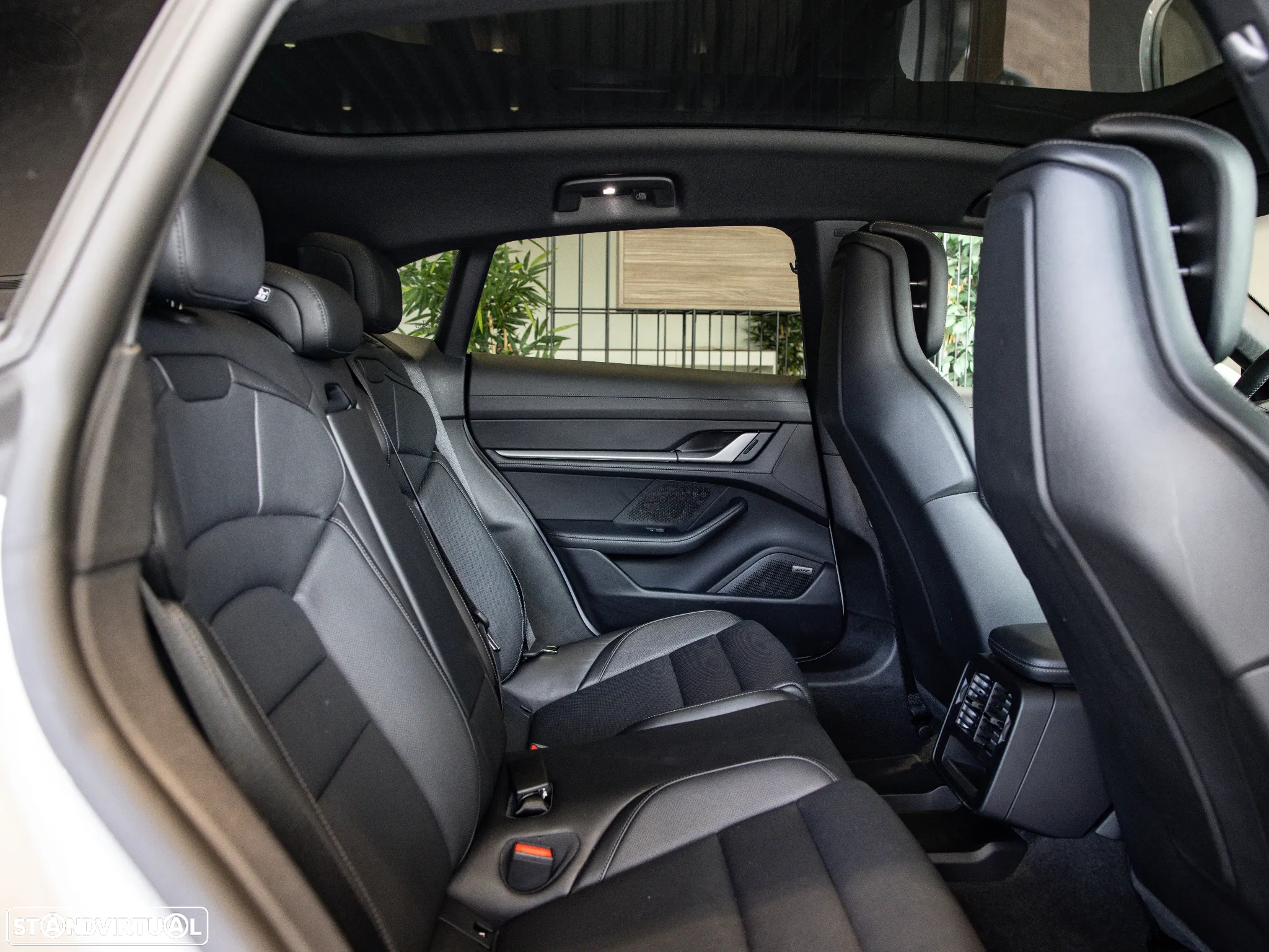 Porsche Taycan Sport Turismo Standard - 32