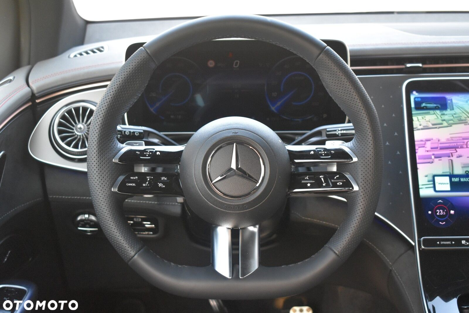 Mercedes-Benz EQE - 8